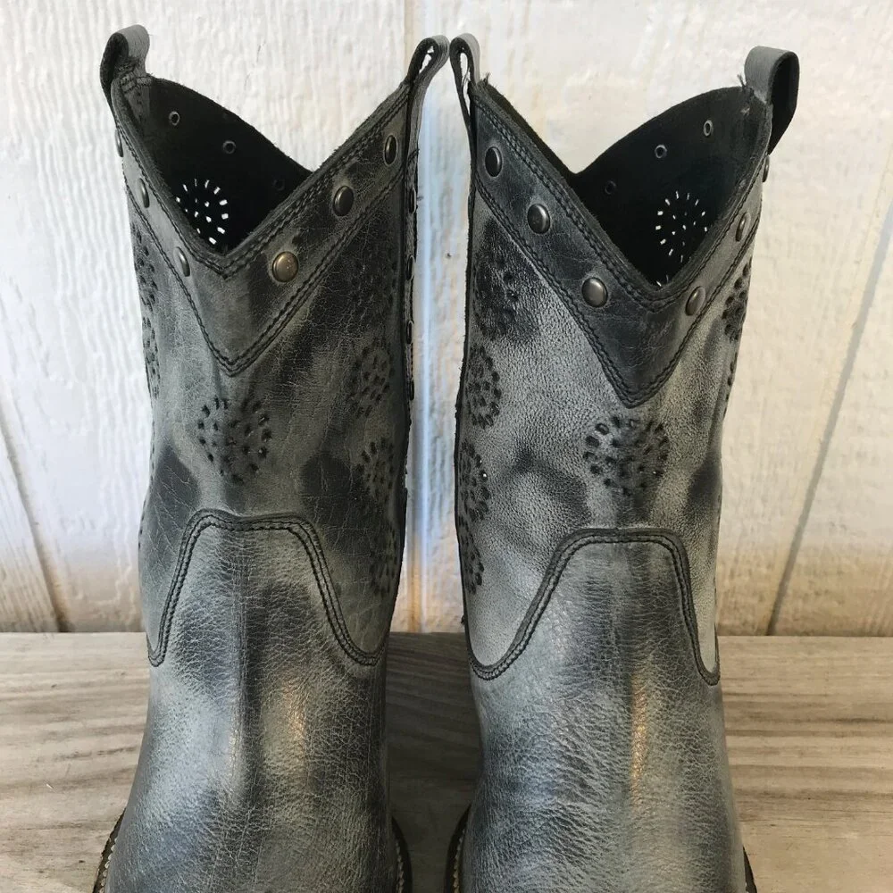 Dingo Cutouts and Studs Womens Gray Leather Western Ankle Boots 9.5 M DI790